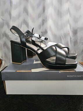 NWT NIB Worthington Black Platform Heels (size 11 M)